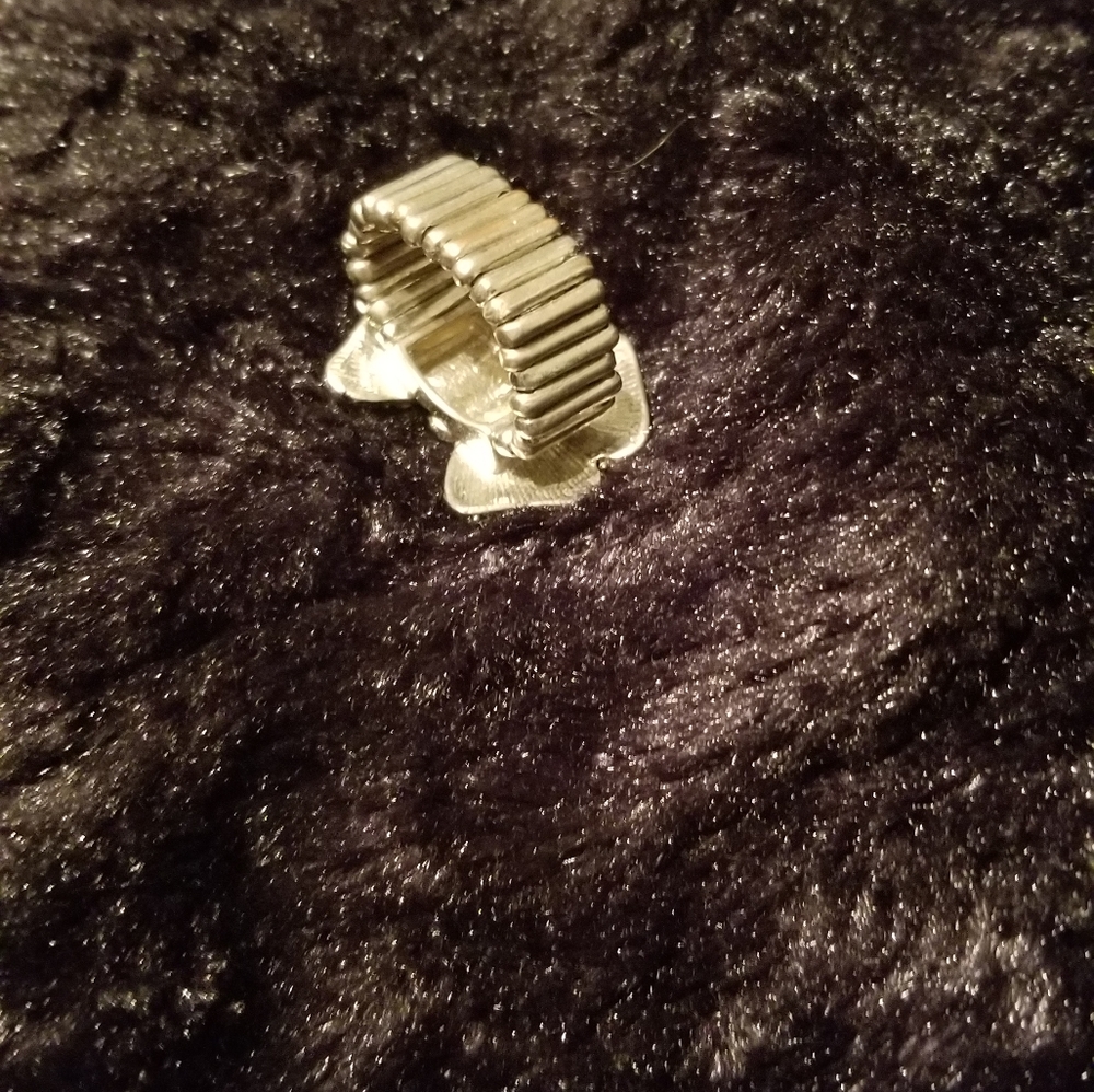 Bow ring - Picture 2 of 2